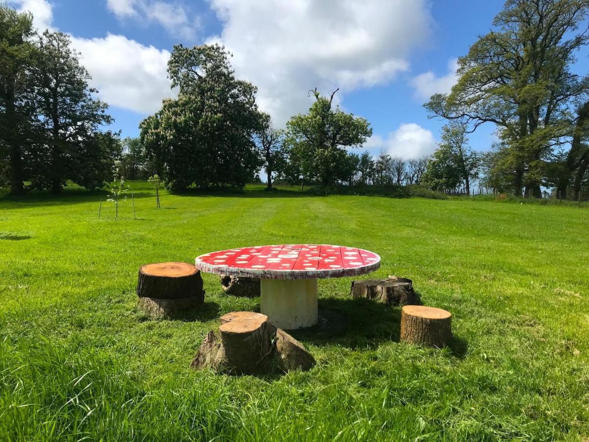 Romantic Rural Break In Countryside Castle Grounds Private Retreat Wizards Rest Bishops Tawton Exterior foto